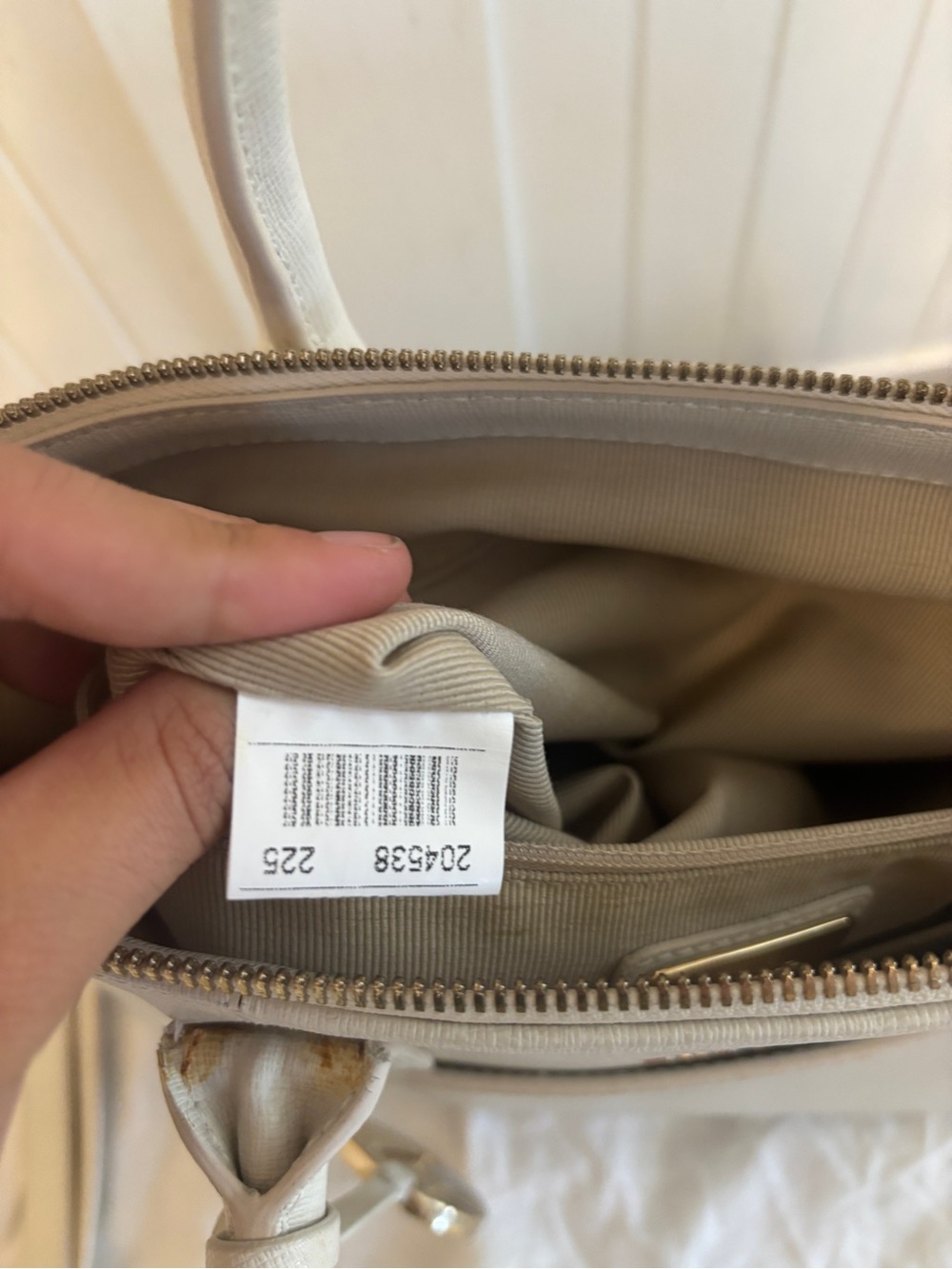 Authentic Furla White Handbag/Shoulder Bag - Picture 10 of 10